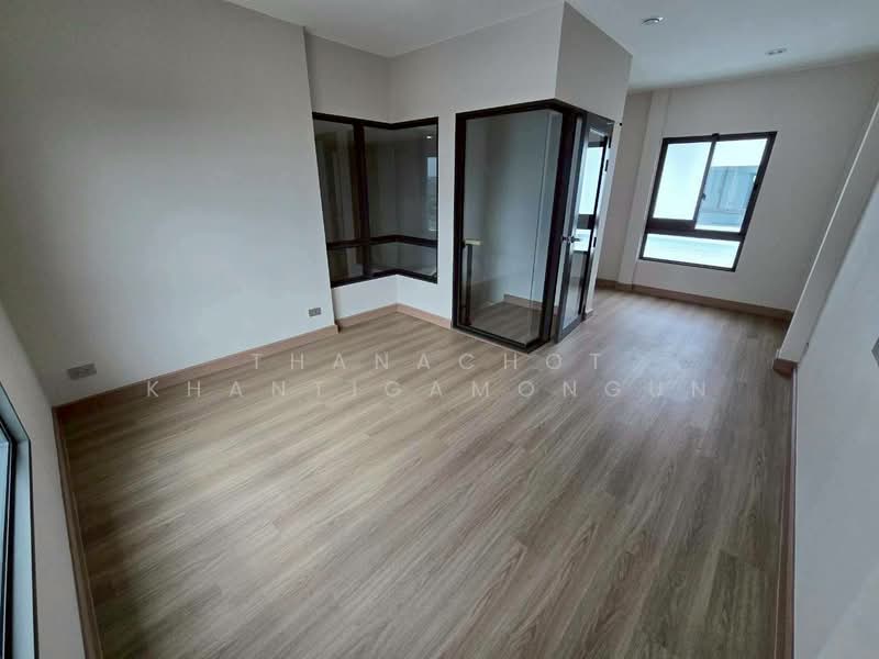 บ้าน 4-ห้องนอน, กรุงเทพ, คลองสองต้นนุ่น, ลาดกระบัง, กรุงเทพ, 275 ตร.ม., บ้านเดี่ยว ให้เช่า, โดย Thanachot Khantigamongun, 500424904 - DDproperty.com