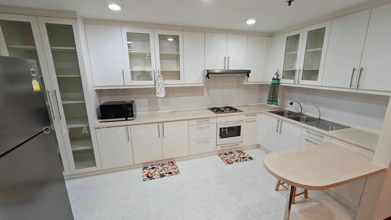 Baan Suanpetch, Bangkok, 18 Soi Sukhumvit 39, Khlong Tan Nua, Watthana, Bangkok, 2 Bedrooms, 136 sqm, Condo For Rent, by Chayanin Khanijou, 500424936 - DDproperty.com