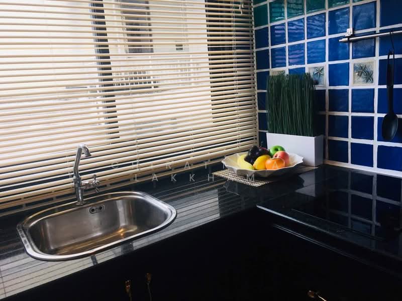 Green Point Silom, Bangkok, 29 Soi Anumanratthanon, Suriyawong, Bang Rak, Bangkok, 2 Bedrooms, 63 sqm, Condo For Rent, by Chirattiya Lakkham, 500424987 - DDproperty.com