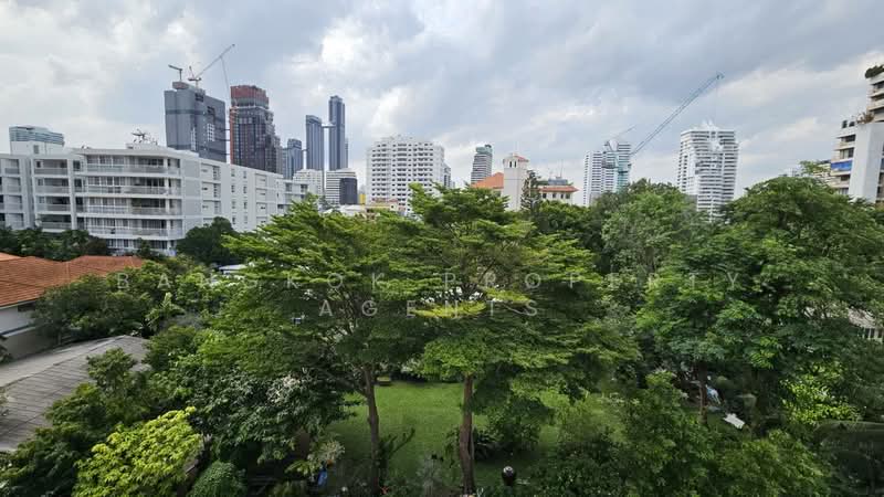Charming Resident Ekkamai, Bangkok, 28 Soi Ekkamai 6, Sukhumvit 63 Road, Phra Kanong Nua, Watthana, Bangkok, 3 Bedrooms, 120 sqm, Condo For Rent, by BANGKOK PROPERTY AGENTS, 500425055 - DDproperty.com