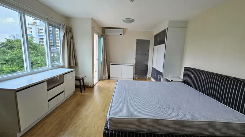 Charming Resident Ekkamai, Bangkok, 28 Soi Ekkamai 6, Sukhumvit 63 Road, Phra Kanong Nua, Watthana, Bangkok, 3 Bedrooms, 120 sqm, Condo For Rent, by BANGKOK PROPERTY AGENTS, 500425055 - DDproperty.com