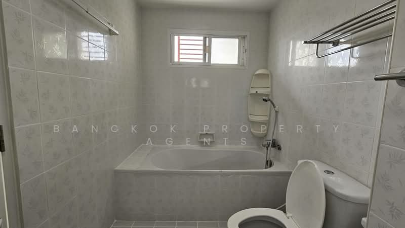 Charming Resident Ekkamai, Bangkok, 28 Soi Ekkamai 6, Sukhumvit 63 Road, Phra Kanong Nua, Watthana, Bangkok, 3 Bedrooms, 120 sqm, Condo For Rent, by BANGKOK PROPERTY AGENTS, 500425055 - DDproperty.com
