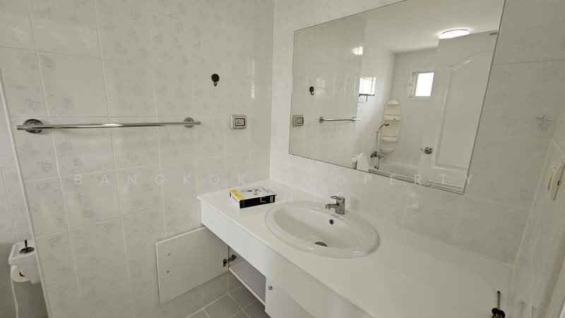 Charming Resident Ekkamai, Bangkok, 28 Soi Ekkamai 6, Sukhumvit 63 Road, Phra Kanong Nua, Watthana, Bangkok, 3 Bedrooms, 120 sqm, Condo For Rent, by BANGKOK PROPERTY AGENTS, 500425055 - DDproperty.com