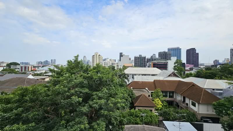 Charming Resident Ekkamai, Bangkok, 28 Soi Ekkamai 6, Sukhumvit 63 Road, Phra Kanong Nua, Watthana, Bangkok, 3 Bedrooms, 120 sqm, Condo For Rent, by BANGKOK PROPERTY AGENTS, 500425055 - DDproperty.com
