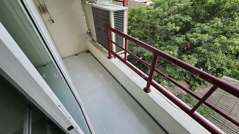 Charming Resident Ekkamai, Bangkok, 28 Soi Ekkamai 6, Sukhumvit 63 Road, Phra Kanong Nua, Watthana, Bangkok, 3 Bedrooms, 120 sqm, Condo For Rent, by BANGKOK PROPERTY AGENTS, 500425055 - DDproperty.com