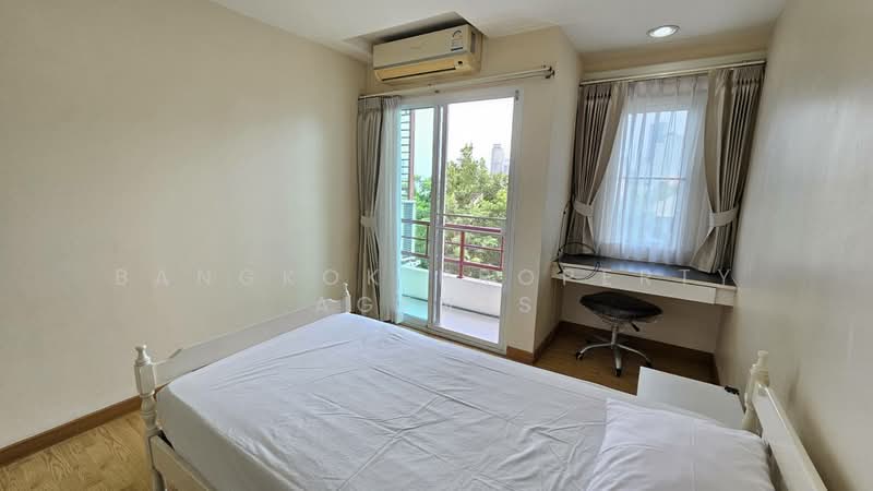 Charming Resident Ekkamai, Bangkok, 28 Soi Ekkamai 6, Sukhumvit 63 Road, Phra Kanong Nua, Watthana, Bangkok, 3 Bedrooms, 120 sqm, Condo For Rent, by BANGKOK PROPERTY AGENTS, 500425055 - DDproperty.com