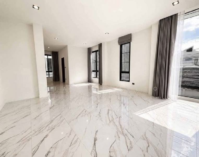4-BR Townhouse, Bangkok, Din Daeng, Bangkok, 4 Bedrooms, 360 sqm, Townhouse For Rent, by Sataporn Jalao, 500425173 - DDproperty.com