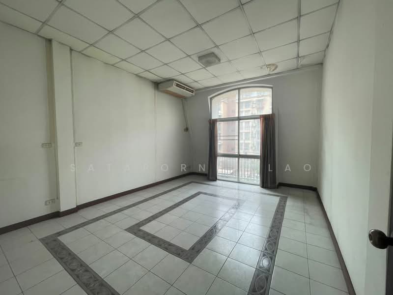 4-BR Townhouse, Bangkok, Praborommaharatchawang, Phra Nakhon, Bangkok, 4 Bedrooms, 325 sqm, Townhouse For Sale, by Sataporn Jalao, 500425204 - DDproperty.com