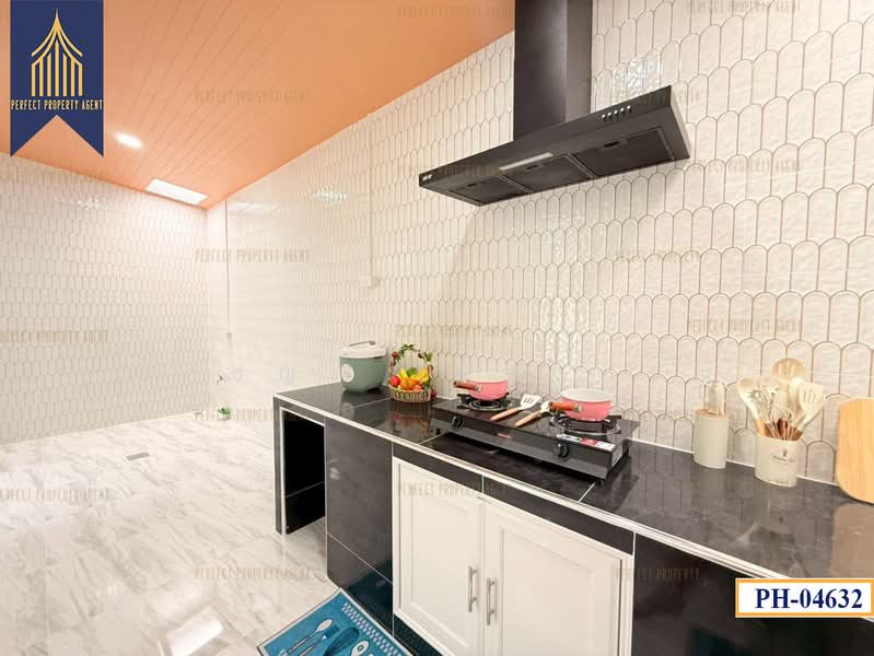 พร้อมพัฒน์ 1, Bangkok, Sam Wa Tawan Tok, Khlong Sam Wa, Bangkok, 4 Bedrooms, 140 sqm, Single Detached House For Sale, by ปภัชญา ธนัตถ์ภรณ์, 500425219 - DDproperty.com