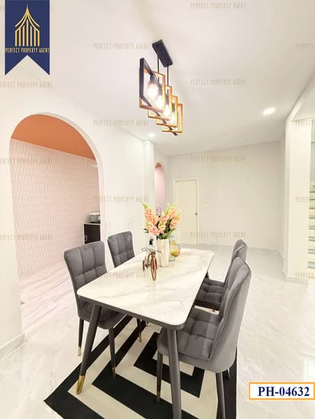 พร้อมพัฒน์ 1, Bangkok, Sam Wa Tawan Tok, Khlong Sam Wa, Bangkok, 4 Bedrooms, 140 sqm, Single Detached House For Sale, by ปภัชญา ธนัตถ์ภรณ์, 500425219 - DDproperty.com