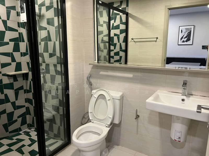 The Base Sukhumvit 50, Bangkok, Soi Roem Charoen 1, Sukhumvit 50 Road, Phra Kanong, Khlong Toei, Bangkok, 1 Bedroom, 35 sqm, Condo For Rent, by Sompob Buaparungsri, 500425289 - DDproperty.com