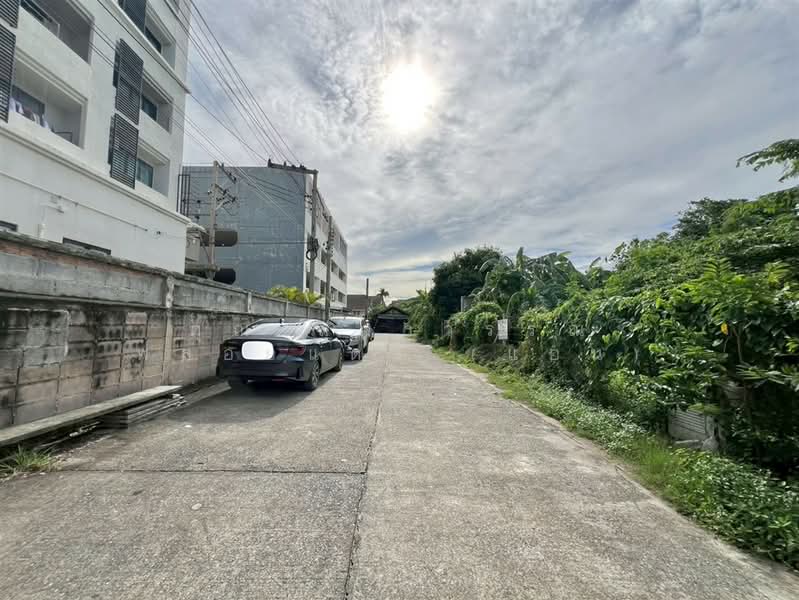 ที่ดินเปล่า 133 ตร.ว. ที่ดิน ใกล้รถไฟฟ้า สถานีบางบำหรุ ซอยรุ่งประชา ถนนสิรินธร, นนทบุรี, ถนนสิรินธร, วัดชลอ, บางกรวย, นนทบุรี, 532 ตร.ม., ที่ดิน ขาย, โดย คุณ สุดาวรรณ พลอยแดง (แอน), 500425397 - DDproperty.com