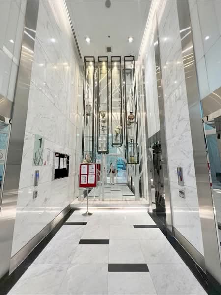 Life Ratchadapisek, Bangkok, 279 Ratchadapisaek Road, Huai Khwang, Bangkok, 2 Bedrooms, 56 sqm, Condo For Sale, by HOME Real Estate Service, 500425401 - DDproperty.com