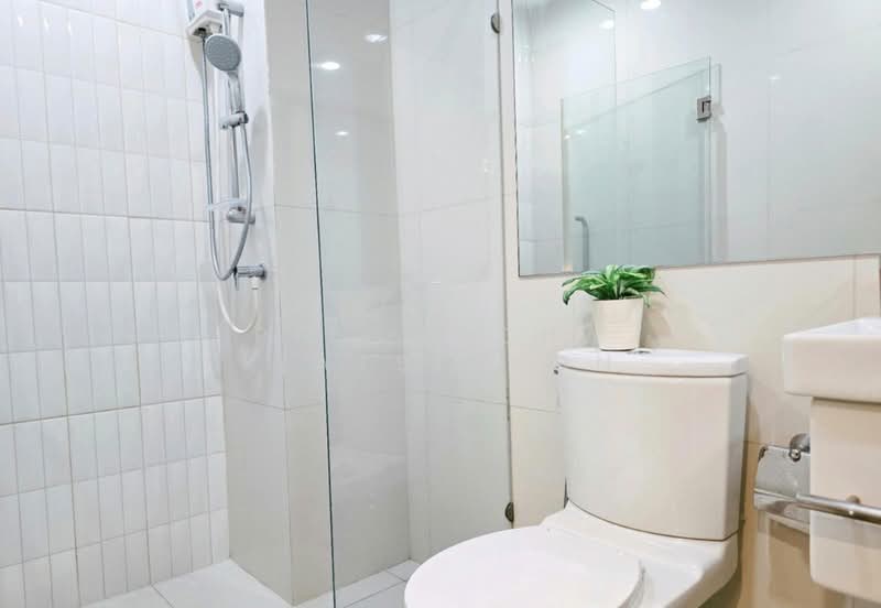 Life Asoke, Bangkok, Asoke-Dindang Road, Bang Kapi, Huai Khwang, Bangkok, 1 Bedroom, 37 sqm, Condo For Rent, by Pitchocha Kiatsinpon, 500425421 - DDproperty.com