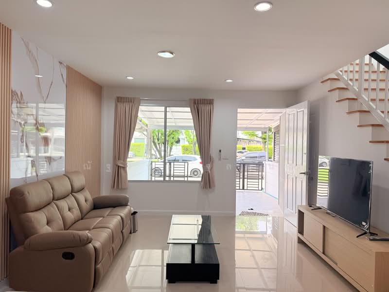 Townplus On Nut, Bangkok, On Nut - Ladkrabang Road, Lat Krabang, Bangkok, 3 Bedrooms, 157 sqm, Townhouse For Rent, by ณัฐวิชย์ จุลพันธ์, 500425493 - DDproperty.com