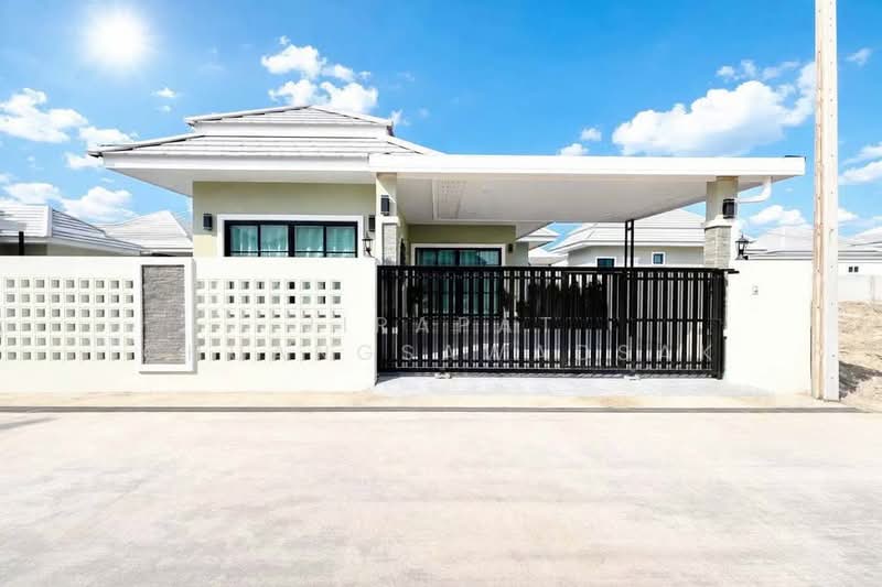 3-BR House, Prachuap Khiri Khan, Hua Hin, Prachuap Khiri Khan, 3 Bedrooms, 200 sqm, Single Detached House For Rent, by Jirapat Chuangsawadsak, 500425503 - DDproperty.com