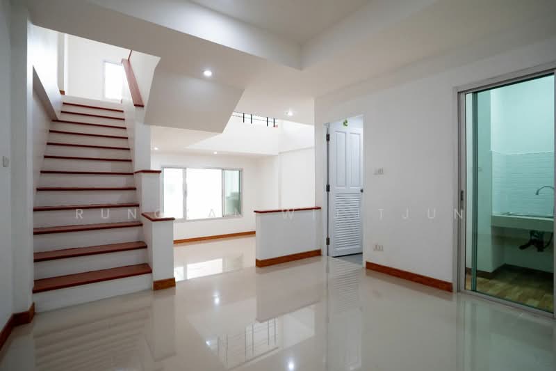 3-BR Townhouse, Bangkok, Thung Khru, Bangkok, 3 Bedrooms, 180 sqm, Townhouse For Sale, by Rungkan Wijitjun, 500425638 - DDproperty.com