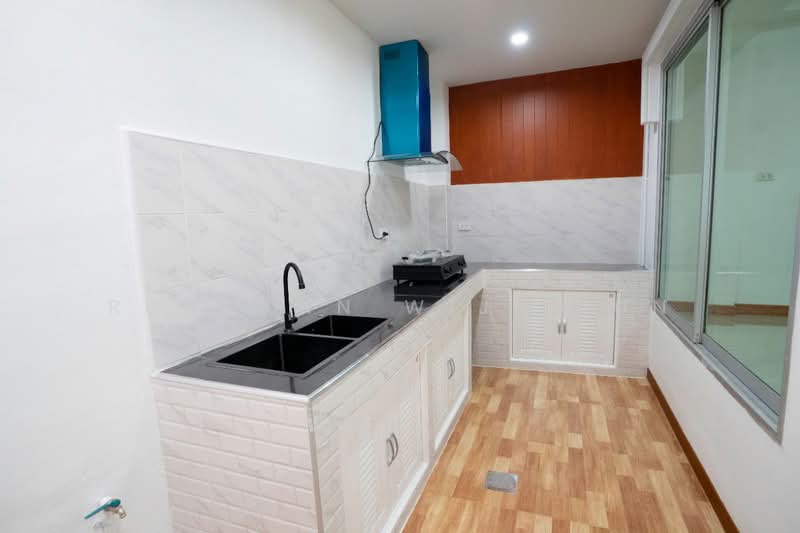 3-BR Townhouse, Bangkok, Thung Khru, Bangkok, 3 Bedrooms, 180 sqm, Townhouse For Sale, by Rungkan Wijitjun, 500425638 - DDproperty.com
