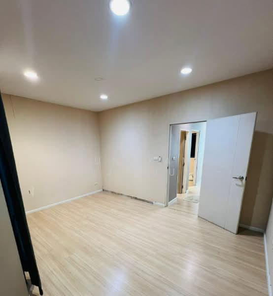 Baan Klang Muang Kalpapruek, Bangkok, Thonburi Court Road, Bang Wa, Phasi Charoen, Bangkok, 3 Bedrooms, 64 sqm, Townhouse For Sale, by Rungkan Wijitjun, 500425648 - DDproperty.com