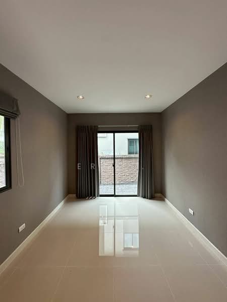 Perfect Masterpiece Sukhumvit 77, Samut Prakan, Soi Mu Ban Perfect Place Sukhumvit 77, Rachathewa, Bang Plee, Samut Prakan, 5 Bedrooms, 315 sqm, Single Detached House For Rent, by Eric ., 500425825 - DDproperty.com