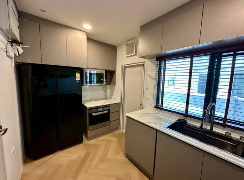 Centro Bangna, Samut Prakan, 111 Soi 3, Bang Kaeo, Bang Plee, Samut Prakan, 5 Bedrooms, 260 sqm, Single Detached House For Rent, by Eric ., 500425899 - DDproperty.com