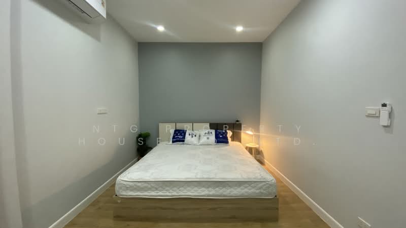 NG495 บ้านเช่าตกแต่งใหม่ 2 ชั้น รัชดา 42 เฟอร์นิเจอร์พร้อมเข้าอยู่ 14/07/69 ให้เช่า 35,000/เดือน, Bangkok, รัชดา42, Chan Kasem, Chatuchak, Bangkok, 3 Bedrooms, 150 sqm, Semi-Detached House (Twin House) For Rent, by NTG Property House Co.,Ltd., 500426146 - DDproperty.com