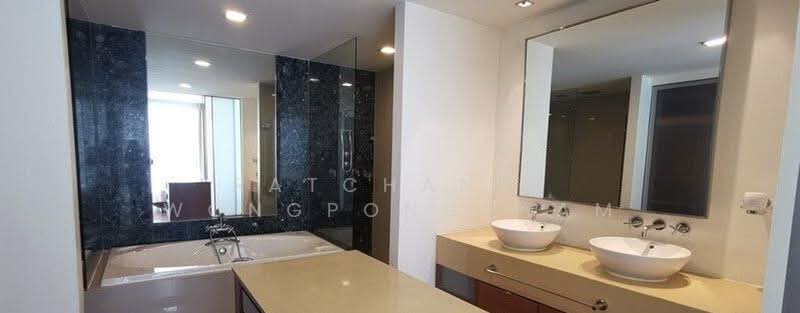 Ficus Lane, Bangkok, Soi Sukhumvit 44/1, Phra Kanong, Khlong Toei, Bangkok, 3 Bedrooms, 210 sqm, Condo For Rent, by Ratchanee Wongpongtham, 500426147 - DDproperty.com