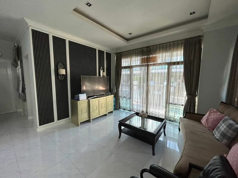 Narasiri Topiary Nawamindra, Bangkok, Nawamin Road, Khlong Kum, Bueng Kum, Bangkok, 5 Bedrooms, 380 sqm, Single Detached House For Rent, by Eric ., 500426167 - DDproperty.com