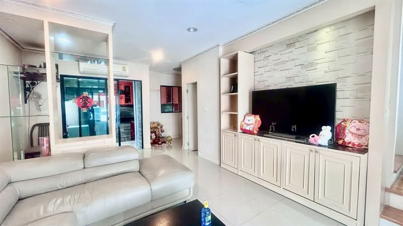 Baan Klang Muang Nawamin 42 : บ้านกลางเมือง นวมินทร์ 42, กรุงเทพ, ซอยนวมินทร์ 42 ถนนนวมินทร์, คลองกุ่ม, บึงกุ่ม, กรุงเทพ, 130 ตร.ม., ทาวน์เฮ้าส์ ขาย, โดย คุณ ณัฏฐฌาภัส แก้วเมืองน้อย (เฌอ), 500426299 - DDproperty.com