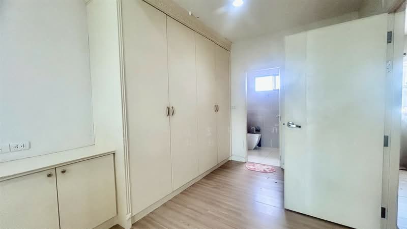 Baan Klang Muang Nawamin 42, Bangkok, Soi Nawamin 42, Nawamin Road, Khlong Kum, Bueng Kum, Bangkok, 3 Bedrooms, 130 sqm, Townhouse For Sale, by คุณ ณัฏฐฌาภัส แก้วเมืองน้อย (เฌอ), 500426299 - DDproperty.com