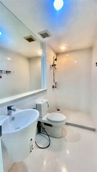 Baan Klang Muang Nawamin 42, Bangkok, Soi Nawamin 42, Nawamin Road, Khlong Kum, Bueng Kum, Bangkok, 3 Bedrooms, 130 sqm, Townhouse For Sale, by คุณ ณัฏฐฌาภัส แก้วเมืองน้อย (เฌอ), 500426299 - DDproperty.com