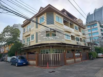 ขาย - บ้านเดี่ยว 4 ชั้น 52 ตร.ว. บ้านเดี่ยว ใกล้มหาวิทยาลัยหอการค้า ซอยอินทามระ40, กรุงเทพ
