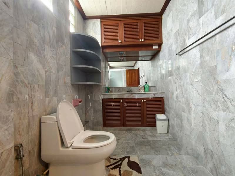 บ้านเดี่ยว 4 ชั้น 52 ตร.ว. บ้านเดี่ยว ใกล้มหาวิทยาลัยหอการค้า ซอยอินทามระ40, Bangkok, ถนนดินแดง, Din Daeng, Bangkok, 6 Bedrooms, 300 sqm, Single Detached House For Sale, by คุณ สุภาพร มณีวรรณ (ใหม่), 500426356 - DDproperty.com