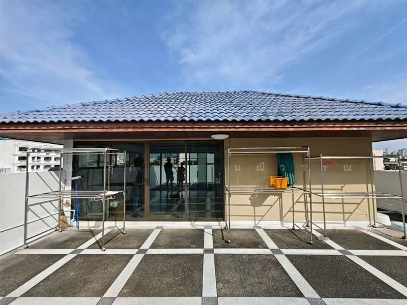 บ้านเดี่ยว 4 ชั้น 52 ตร.ว. บ้านเดี่ยว ใกล้มหาวิทยาลัยหอการค้า ซอยอินทามระ40, กรุงเทพ, ถนนดินแดง, ดินแดง, กรุงเทพ, 300 ตร.ม., บ้านเดี่ยว ขาย, โดย คุณ สุภาพร มณีวรรณ (ใหม่), 500426356 - DDproperty.com