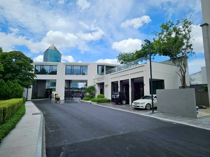 Baan Klang Muang Classe Ratchayothin, Bangkok, Chatuchak, Bangkok, 3 Bedrooms, 228 sqm, Townhouse For Rent, by คุณ ณิชาภา, 500426419 - DDproperty.com