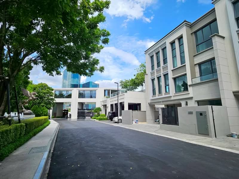 Baan Klang Muang Classe Ratchayothin, Bangkok, Chatuchak, Bangkok, 3 Bedrooms, 228 sqm, Townhouse For Rent, by คุณ ณิชาภา, 500426419 - DDproperty.com