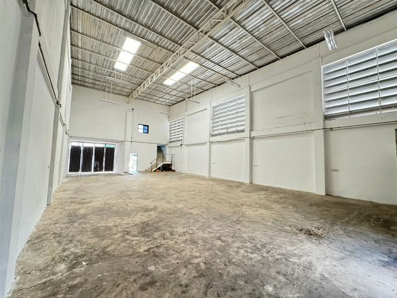 โรงงาน 3 ชั้น 199.3 ตร.ว. โรงงาน ซอยประชาอุทิศ90, สมุทรปราการ, ถนนประชาอุทิศ, บ้านคลองสวน, พระสมุทรเจดีย์, สมุทรปราการ, 1,000 ตร.ม., โกดัง-โรงงาน ขาย, โดย คุณ ชุติกาญจน์ กล่ำแสง (เชอรี่), 500426422 - DDproperty.com