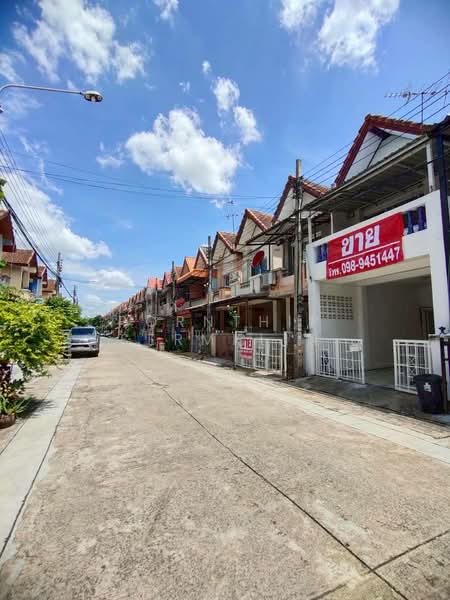 รีบขายต่ำว่าราคาประเมิน หมู่บ้านแดนทองวิลเลจ 3นอน 2น้ำ ถ.สุขาภิบาล5, กรุงเทพ, สุขาภิบาล5, ท่าแร้ง, บางเขน, กรุงเทพ, 72 ตร.ม., ทาวน์เฮ้าส์ ขาย, โดย Pornthip Sermklin, 500426433 - DDproperty.com