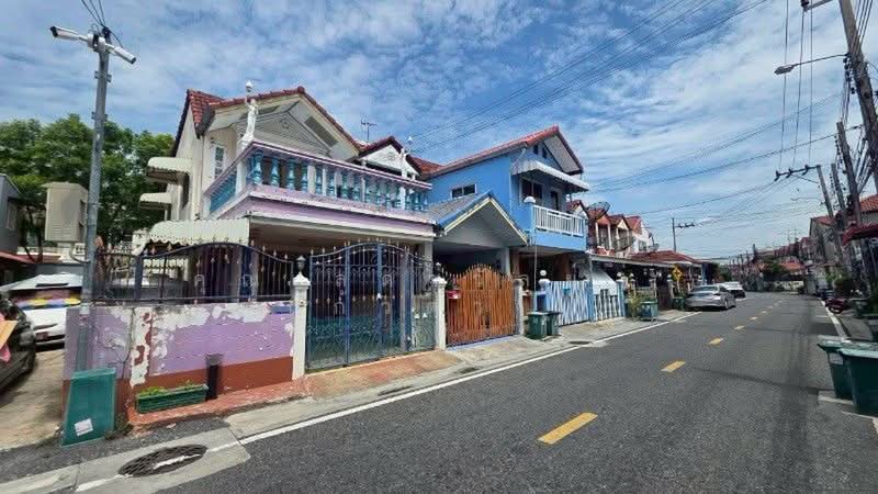 Sap Din Thong Namdaeng, Samut Prakan, Thepharak Road, Thepharak, Muang Samut Prakarn, Samut Prakan, 2 Bedrooms, 120 sqm, Townhouse For Sale, by คุณ ลดาวัลย์ ( แก้วตา ), 500426452 - DDproperty.com