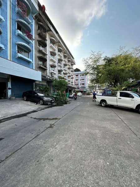 อาคารพณิชย์ ลาดพร้าว 130, Bangkok, ลาดพร้าว, Khlong Chan, Bang Kapi, Bangkok, , 1,000 sqm, Shophouse For Sale, by สุจินต์ ทองเย็น, 500426519 - DDproperty.com