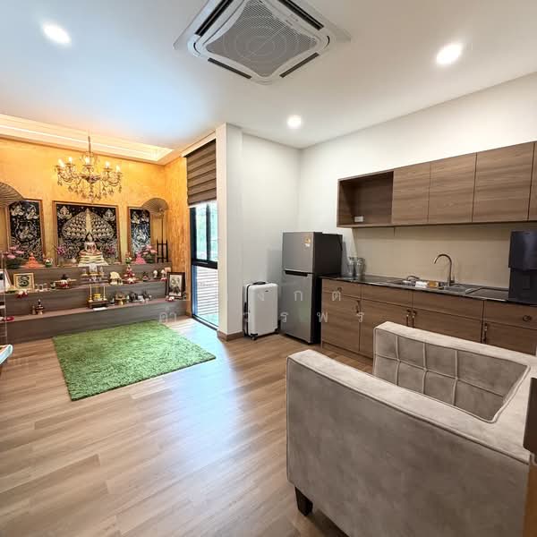 ขายบ้านเดี่ยว Luxury Modern นาคนิวาส–ลาดพร้าว | บ้านสร้างเอง 2 ชั้น 92 ตร.ว. พื้นที่ใช้สอย 500 ตร.ม., กรุงเทพ, ลาดพร้าว, กรุงเทพ, 500 ตร.ม., บ้านเดี่ยว ขาย, โดย อลงกต คำนวรพร, 500426671 - DDproperty.com