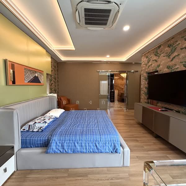 ขายบ้านเดี่ยว Luxury Modern นาคนิวาส–ลาดพร้าว | บ้านสร้างเอง 2 ชั้น 92 ตร.ว. พื้นที่ใช้สอย 500 ตร.ม, Bangkok, Lat Phrao, Bangkok, 3 Bedrooms, 500 sqm, Single Detached House For Sale, by อลงกต คำนวรพร, 500426671 - DDproperty.com