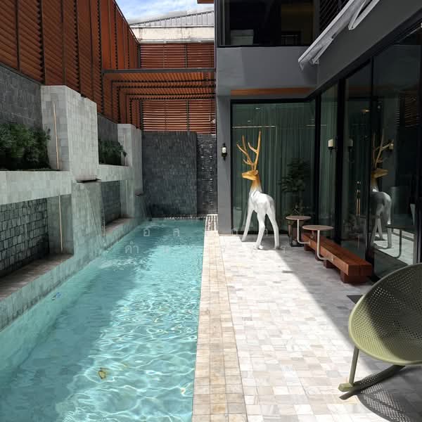 ขายบ้านเดี่ยว Luxury Modern นาคนิวาส–ลาดพร้าว | บ้านสร้างเอง 2 ชั้น 92 ตร.ว. พื้นที่ใช้สอย 500 ตร.ม, Bangkok, Lat Phrao, Bangkok, 3 Bedrooms, 500 sqm, Single Detached House For Sale, by อลงกต คำนวรพร, 500426671 - DDproperty.com