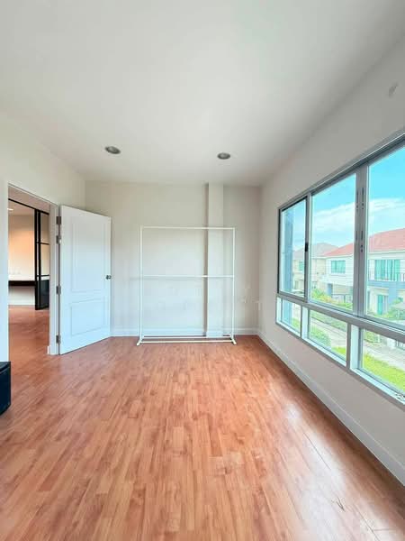 Grand Bangkok Boulevard Rama 9 - Srinakarindra, Bangkok, Krungthep Kritha 17 Alley, Thap Chang, Saphan Sung, Bangkok, 3 Bedrooms, 200 sqm, Single Detached House For Sale, by Nutty Property, 500426673 - DDproperty.com