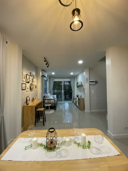 บ้านเช่าตกแต่งใหม่ 2 ชั้น ทำเลทอง, Bangkok, Chan Kasem, Chatuchak, Bangkok, 3 Bedrooms, 150 sqm, Single Detached House For Rent, by Forty-Six Real Estate Group, 500426701 - DDproperty.com