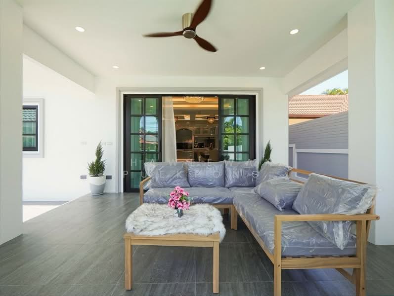 Luxurious 4-Bed Home in Pattaya with Pool & Garden, Chon Buri (Pattaya), Poong, Bang Lamung (Pattaya), Chon Buri (Pattaya), 4 Bedrooms, 386 sqm, Single Detached House For Sale, by Chaweewan Puekpong, 500426758 - DDproperty.com