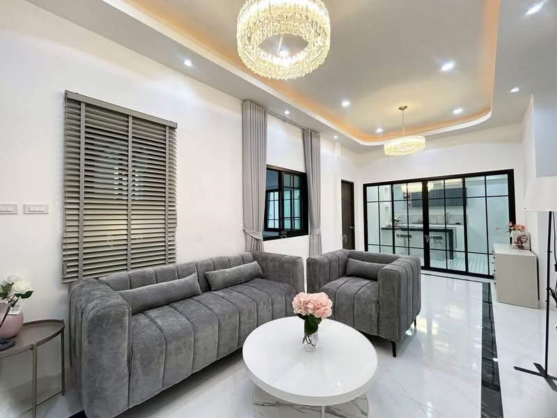 Classic home Sriracha, Chon Buri (Pattaya), ไร่กล้วย, Surasak, Si Racha, Chon Buri (Pattaya), 2 Bedrooms, 85 sqm, Single Detached House For Sale, by ลุลิตตา อินทร์โพ, 500426797 - DDproperty.com