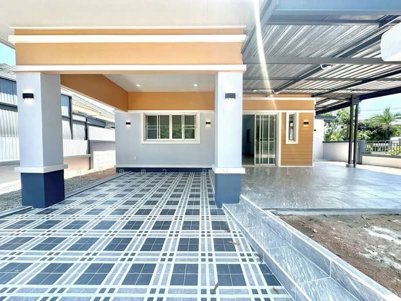 Sriracha, Chon Buri (Pattaya), ถนน ไร่หนึ่ง, Surasak, Si Racha, Chon Buri (Pattaya), 3 Bedrooms, 80 sqm, Single Detached House For Sale, by ลุลิตตา อินทร์โพ, 500426803 - DDproperty.com
