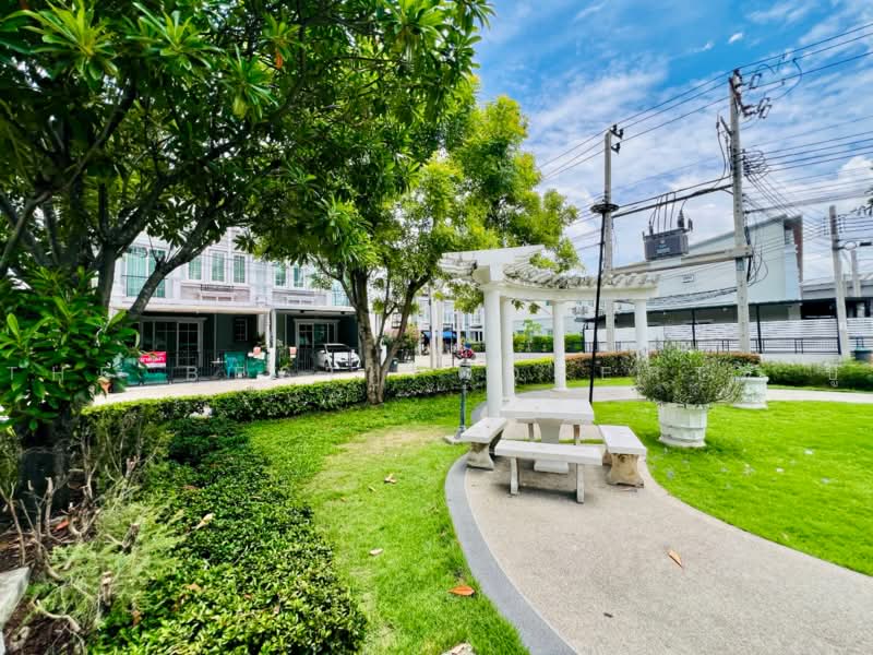 Golden Town Sukhumvit-Bearing Station, Samut Prakan, Soi Tesabansamrongtai 6, Sam Rong, Phra Pra Daeng, Samut Prakan, 4 Bedrooms, 100 sqm, Townhouse For Sale, by The Best Property ปู, 500426884 - DDproperty.com