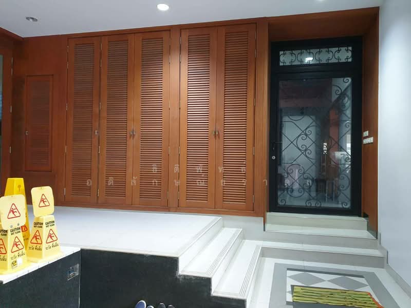 Modern Luxury Residence for Sale – Perfect for Home Office |219 Sq.Wah Land |1,425 Sq.m. Usable Area, Nonthaburi, ติวานนท์ 18 แยก 7, Talat Kwan, Muang Nonthaburi, Nonthaburi, 9 Bedrooms, 1,425 sqm, Single Detached House For Sale, by Thitiphat Adilucktharadol, 500426942 - DDproperty.com